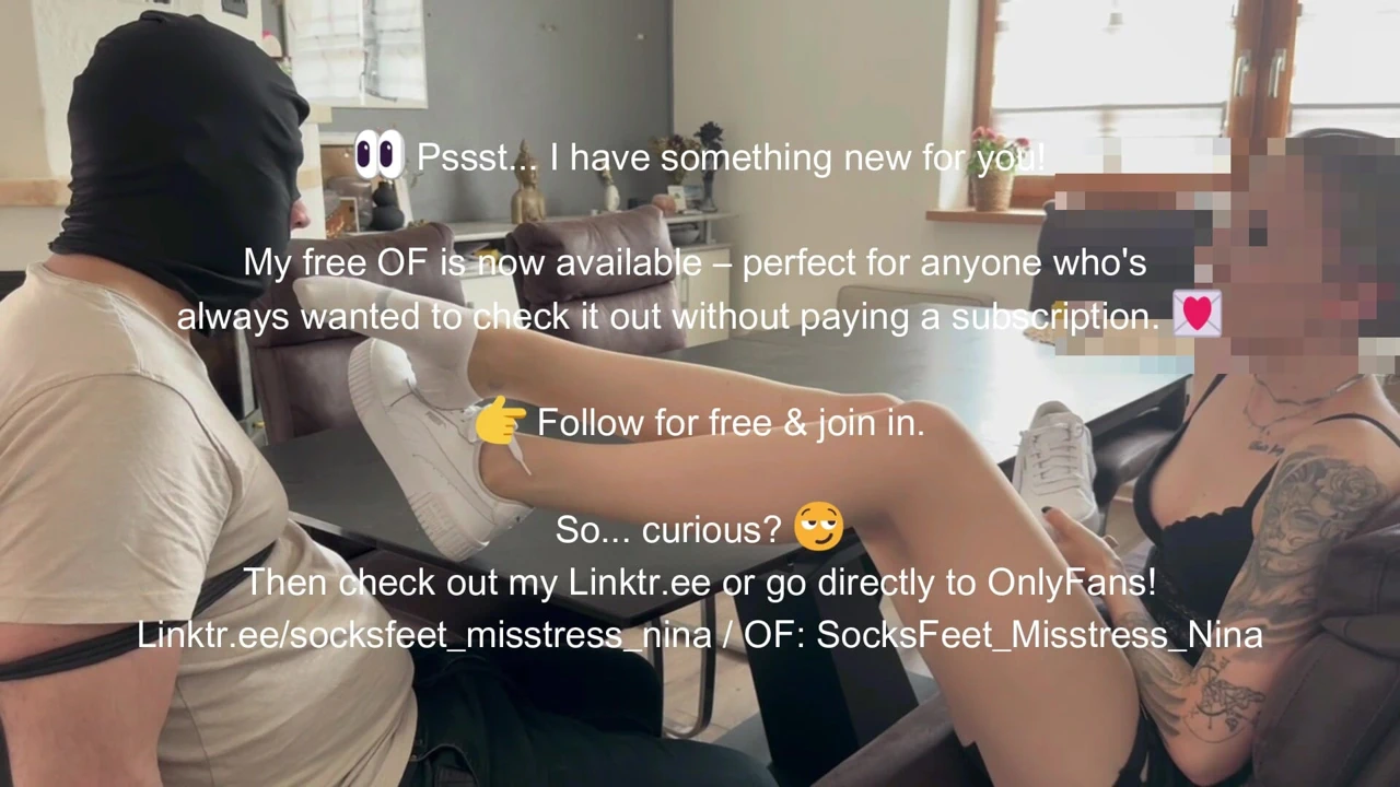 Kokan çoraplar ve naylon ayaklar kölemi güçsüz yapıyor.. 🥵