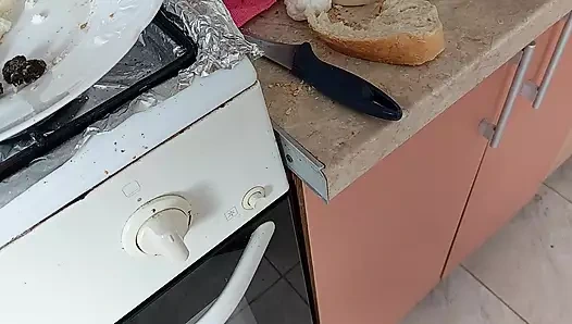 Brunette hairy pussy prepares breakfast naked in the kitchen. Sexy mom cleans the house naked. Amateur wife handjob until orgasm