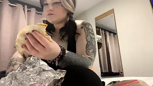 Mukbang ön izleme klibi