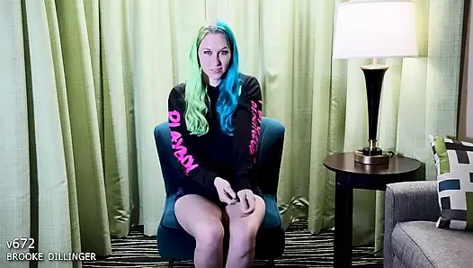 V672 götünü gererken izliyor