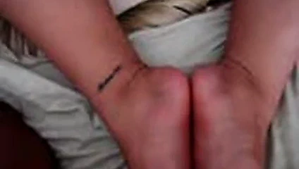 Kanepede ayakla mastürbasyon finali