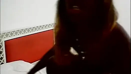 Zenci orta yaşlı seksi kadın yoğun grup sekste döl damlıyor