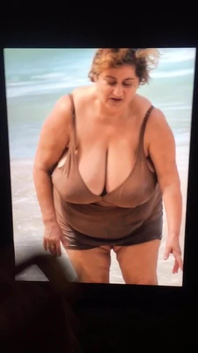 Dev dev göğüslü gilf boşalmak haraç