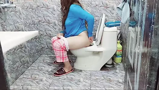 Hint üvey kardeş pissing ve Mastürbasyon süre alma bir duş