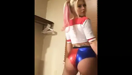 Harley Quinn Twerk