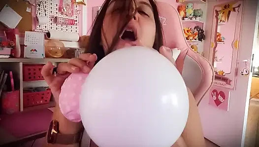 Kabarık yanaklar balon üfleme - tavşan delisi