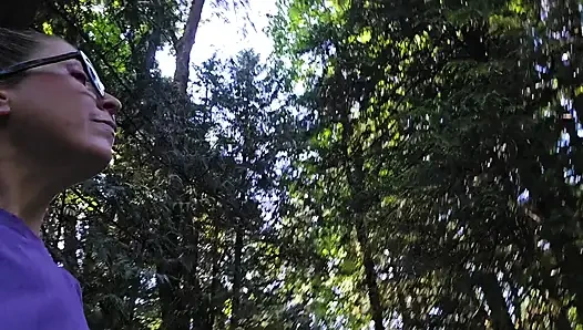 Asosyal faery içeride ve açık havada işiyor