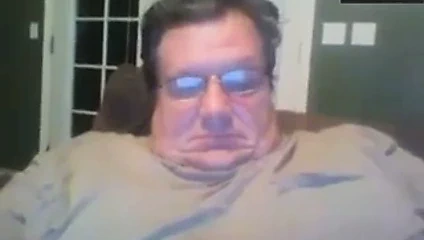 442. baba kamera için boşalıyor