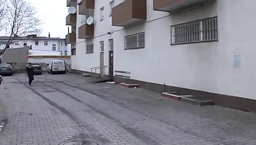 Alman sarışını yatak odasında sikiyor