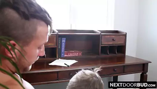 Eyersiz kahrolası ile büyük cocked muscle dudes