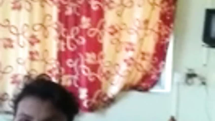 Hintli - evli kadın - fahişe görünüyor giysiler giyiyor, seksi boo