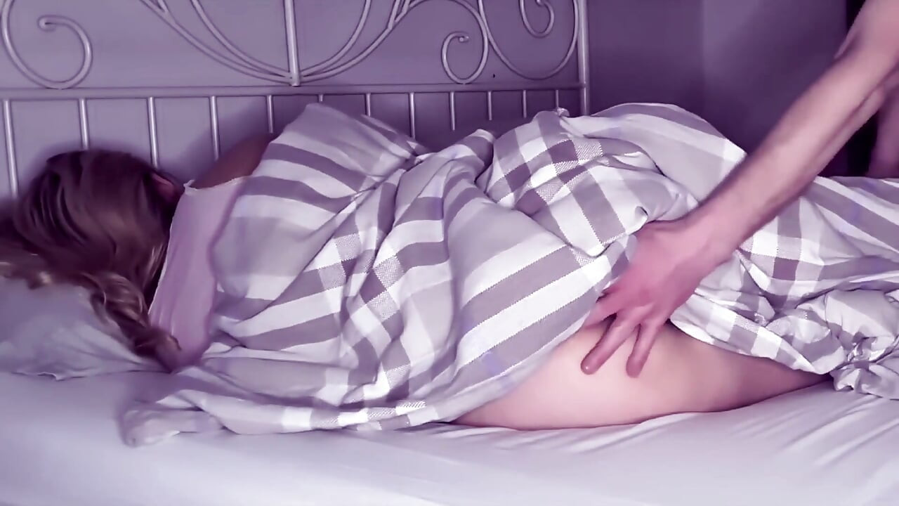 Wake up ve sikme bir sıcak göt sarışın milf