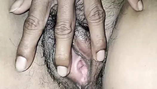 Hintli Karısının Kedi Ve Adamın Siyah Horoz