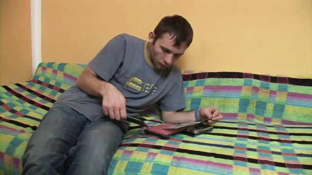 Sıska dilf prezervatifsiz dölleniyor