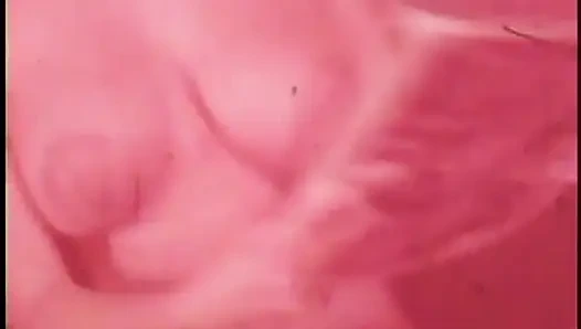 Ateşli klasik orta yaşlı seksi kadınlar şehvetli soyunuyor