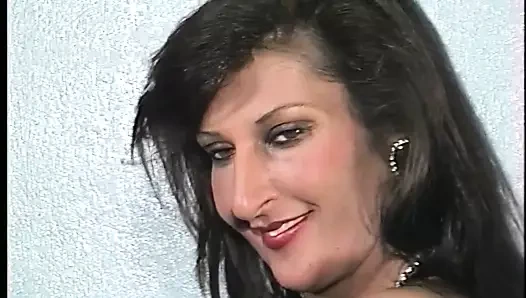 Brutal geile Frau aus den 80ern - Haarige Retro Milf
