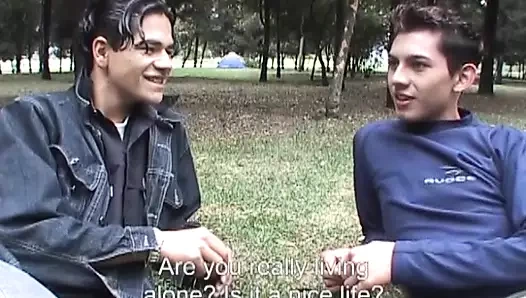 Asılı latin twinks angel ve cesar sikişiyor