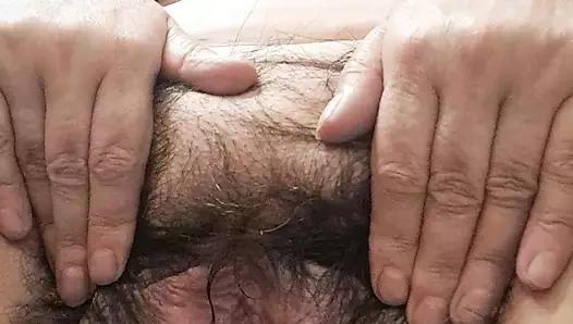 Üvey oğlunun yarağını düşünerek mastürbasyon yapıyor