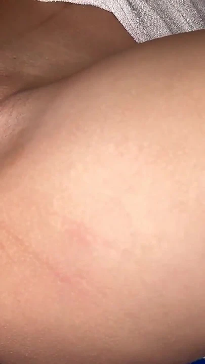 Mavi gözlü genç kız amını açıyor | Klip 2