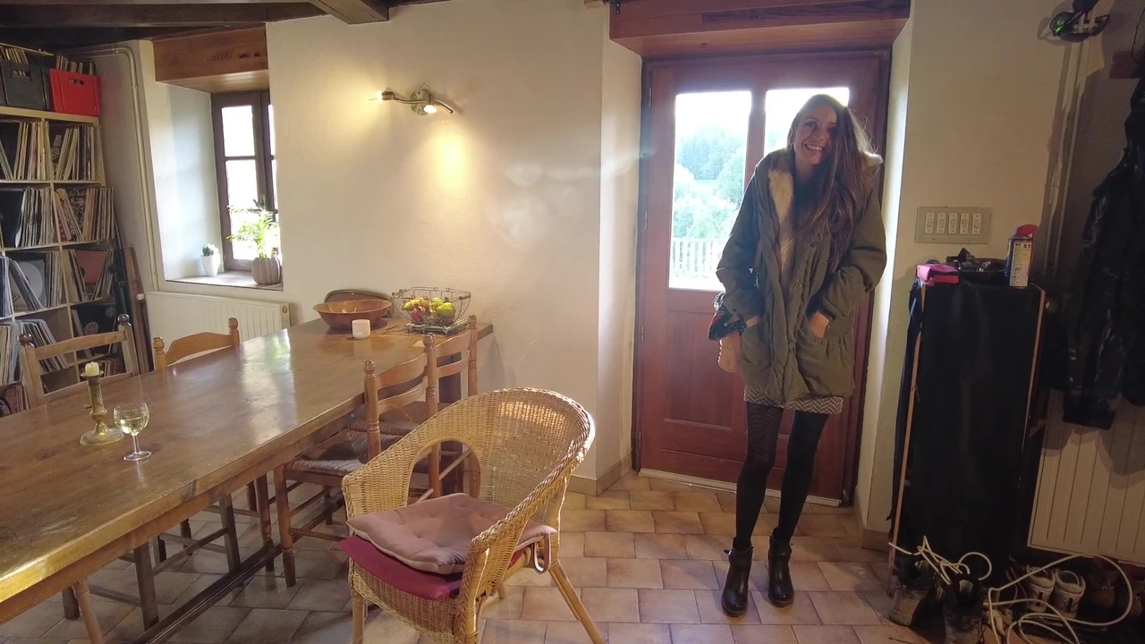 मुझे अपने पैरों से झटका दो, मैं तुम्हारी गांड में वीर्य डालूंगा! - असली शौकिया गुदा पैर बुत और गंदी बात