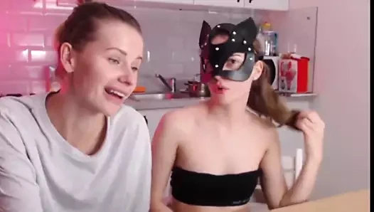 İyi bir lanetin sonu, Creampie attırma derlemesi, cosplay lezbiyen