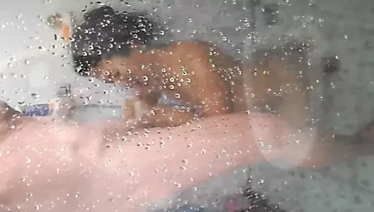 Sextoy bj içinde duş