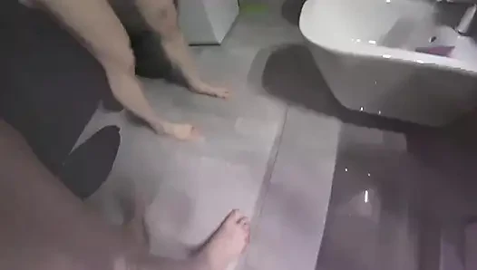 Gerçek aldatma. Arkadaşı karısının götünü sikiyor