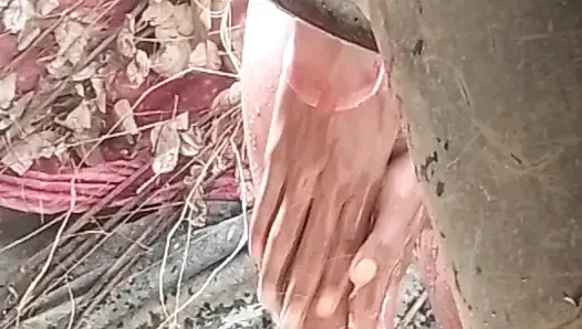 Dise Indiana teyze banyo videosu amatör sumathi evli kadın