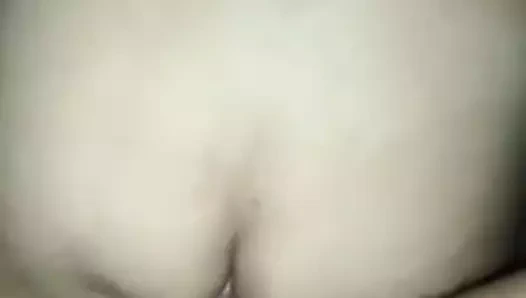 Menikmati seks dan tubuh istri