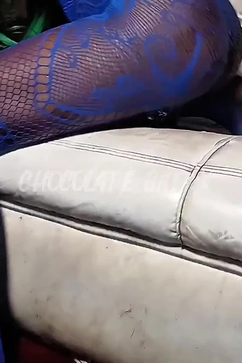 Üvey üvey kız kardeşim n üvey babamızın üvey annemizi siktiğini duyduğumda ustalaşarak mastürbasyon yapıyorum fışkırtabildiğim için ikimiz de ortalığı dağıttık