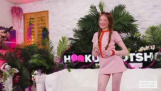 Kızıl saçlı güzel lola grant vahşi anal için bacaklarını açıyor