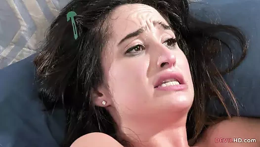 Isabella ne yapıyorsun? ben senin üvey babanım!