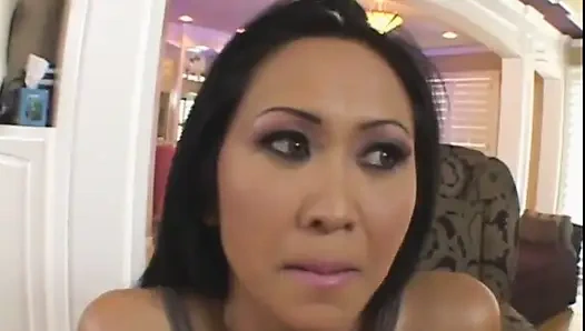 Очень сексуальная азиатская киска