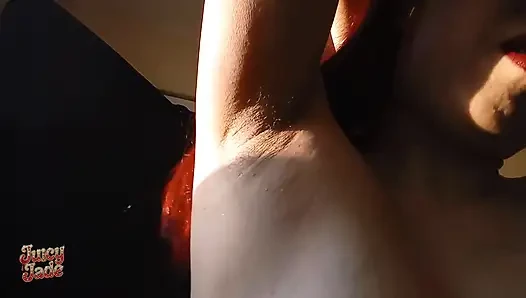 Güneşte kıllı koltuk altlarımı gösteriyorum cilt 15