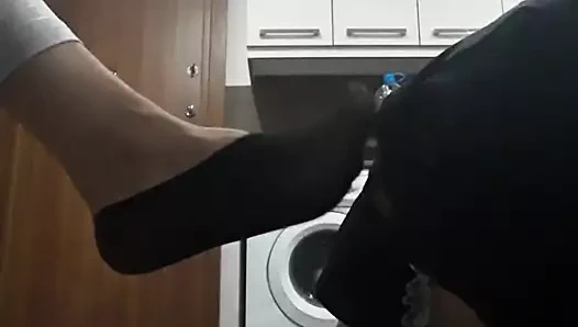 ayaklarımı çorapla öpen köle