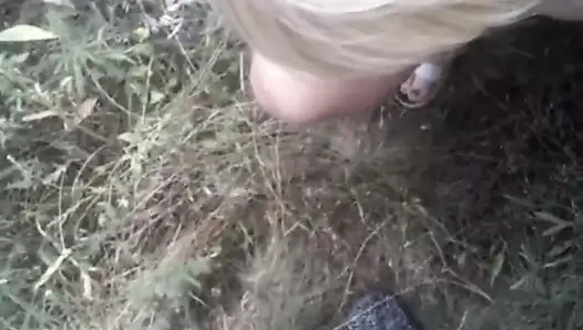 sarışın verir açık oral seks