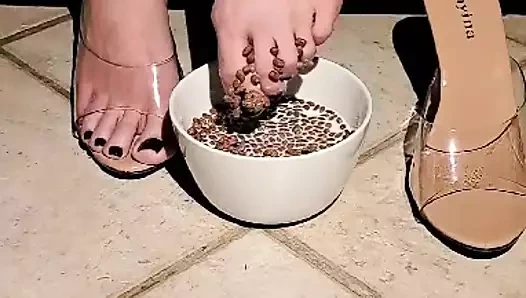 Ayaklarınla öğle yemeği