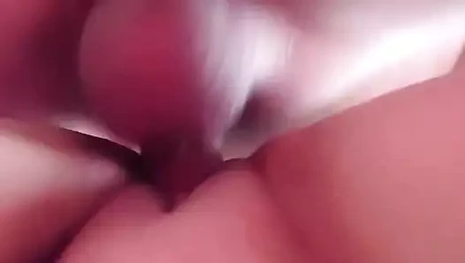 Orta yaşlı seksi kadın arkadan sikiliyor