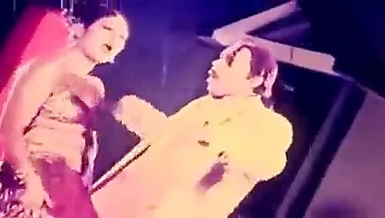 Bangladeşli sıcak gorom masala song 22