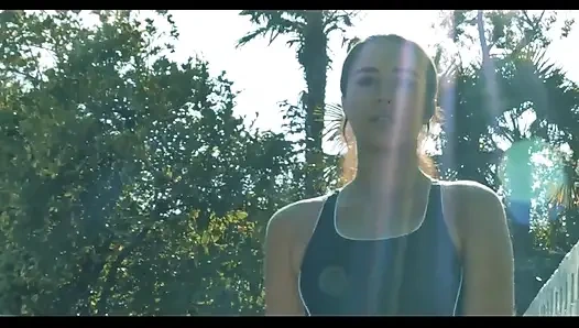 Siyah saçlı lezbiyenler bebek gibi kız yatak odasında lezbiyen aşkı yalıyor