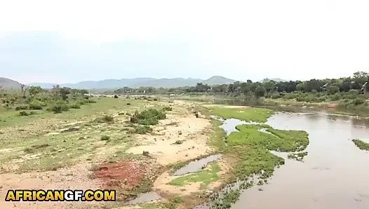 Bu şımarık zenci amcığını parkta mahvettim bakış açısı... Beyaz yarağım onu geniş genişletti