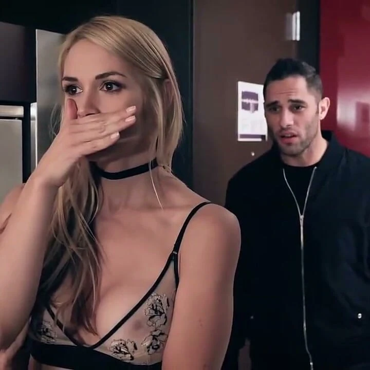 Kirli aldatan büyük memeli Sarah Vandella ve Damon Dice için anal zevk, üvey oğlu, götünü dölle dolduruyor