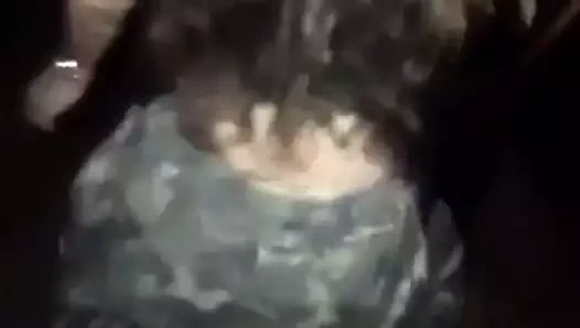 Arap sürtük götünü sallıyor