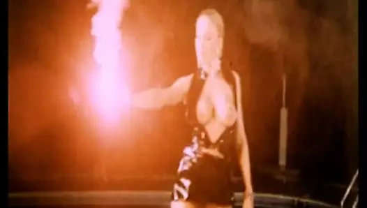 sarışın striptizci şarkı