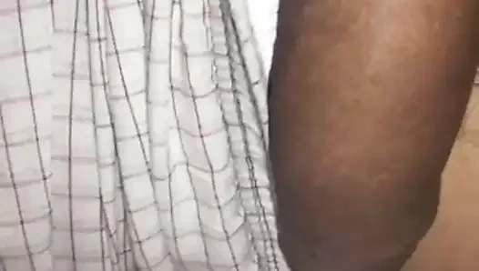 Echando mano al amigo dormido