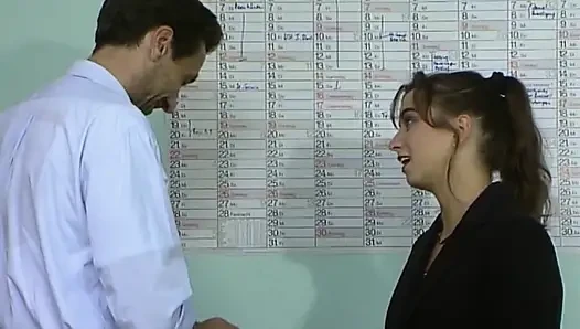 Çarpıcı Alman hatunlar ve anal seks için doyumsuz arzuları üzerine derleme