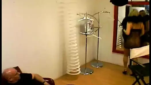 Busty sürtük berbat ve sikikleri dev çük