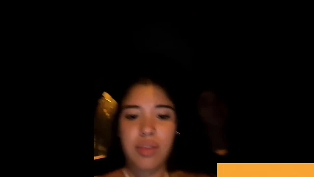 Падчерицы показывают себя на публике и занимаются сексом в машине