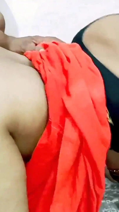 "Hintli desi yenge sert sikişiyor domaltmalı amcık ve el chudai net Hintçe vioce" dan ikonik an