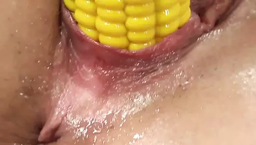 Amcık solo, muhteşem Çek esmer Billy zam yapıyor, tamamen doğal, güzel amcık, çizmeler ve iç çamaşırı, t2